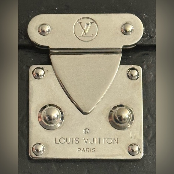 Louis Vuitton Monogram Anouchka Pochette - Picture 8 of 16